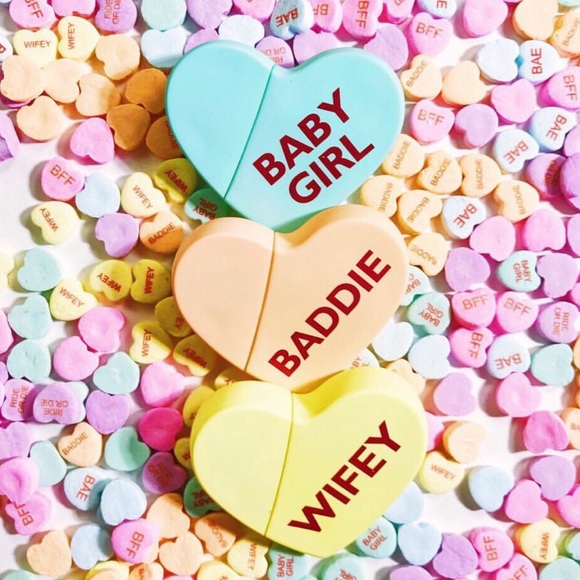 NEW KKW WIFEY Kimoji Hearts Fragrance - Picture 3 of 5